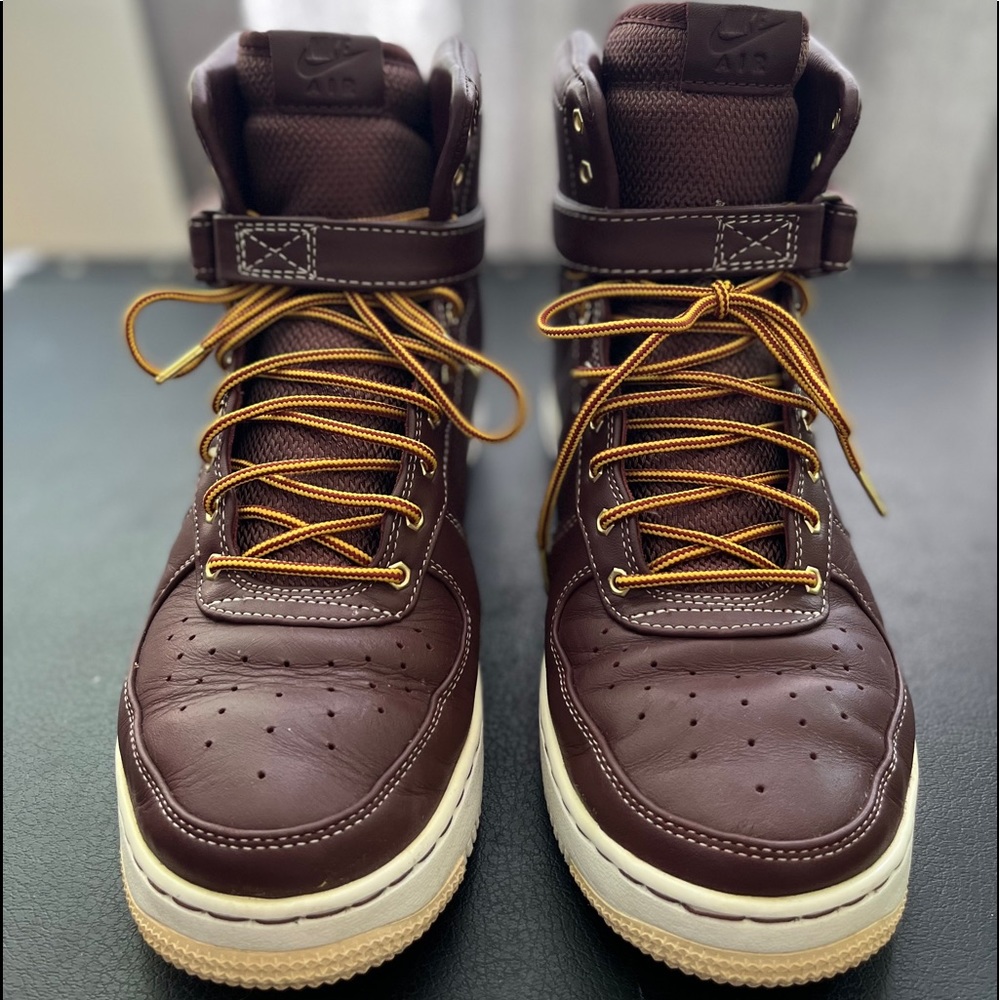 Nike womens air feather high